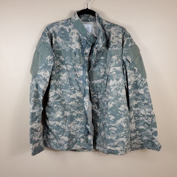 Army Combat Uniform Coat in Digital Camo Size S - Picture 8 of 11